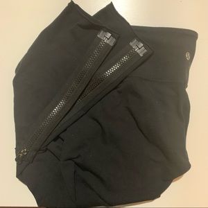 Lululemon legging with cute zipper detail